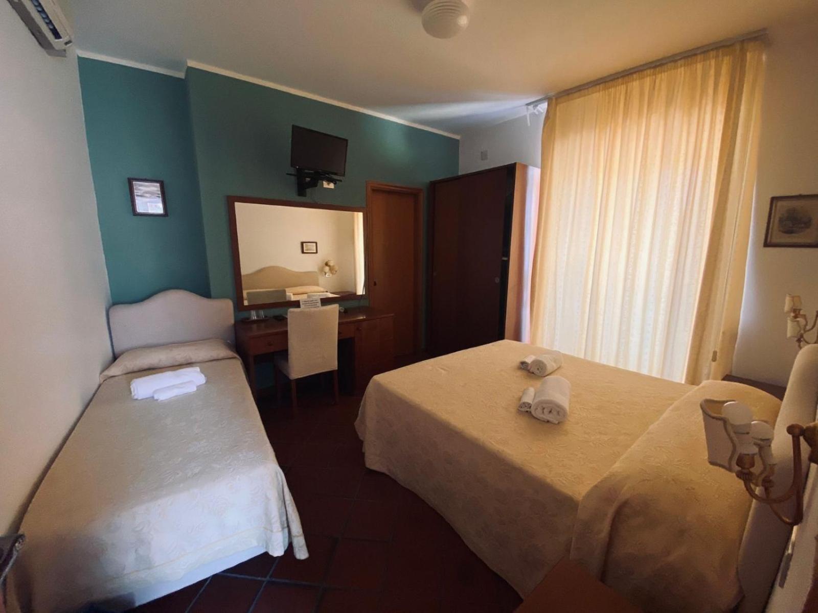 Caterina House Nel Borgo Piu Bello D'Italia San Lucido Quarto foto